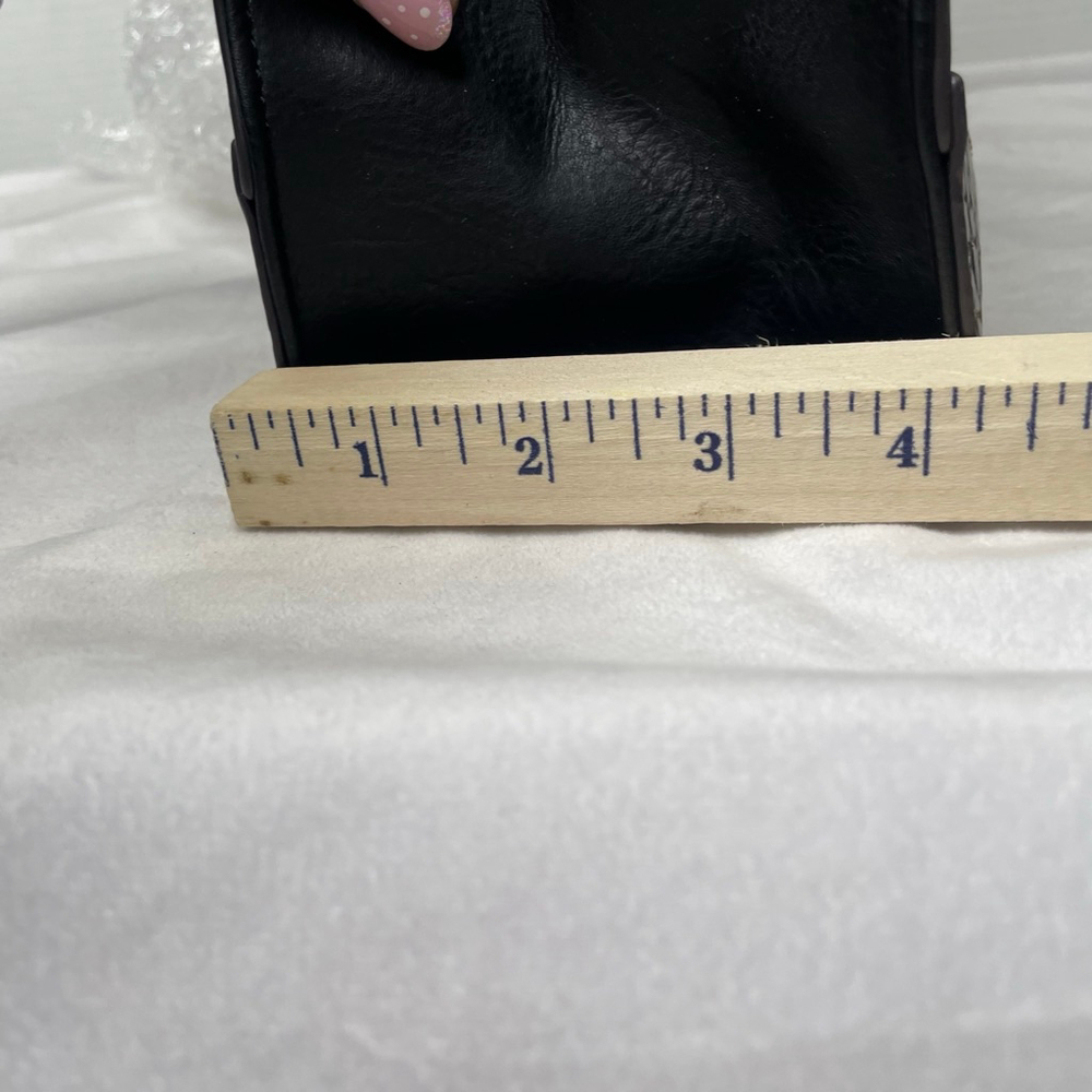 Women's Unbranded Unique Black Shoulder Bag with Brown Accents - Picture 12 of 13